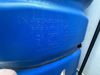 Depósitos de agua azules resistentes