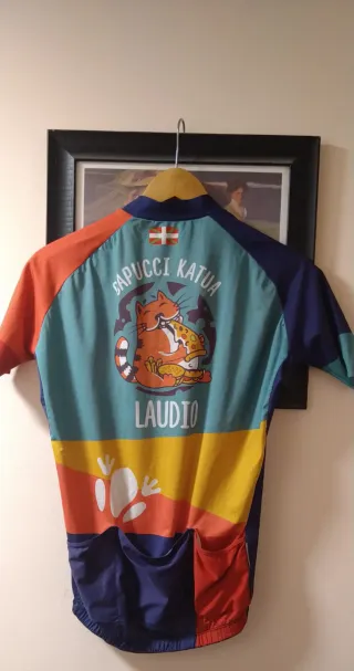 Chaqueta, maillot, culote y interior