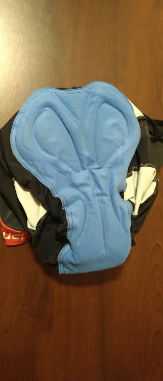 Chaqueta, maillot, culote y interior