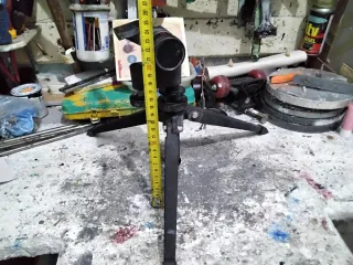 Trípode antiguo para telescopio tiro