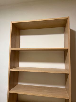 Estantería de madera