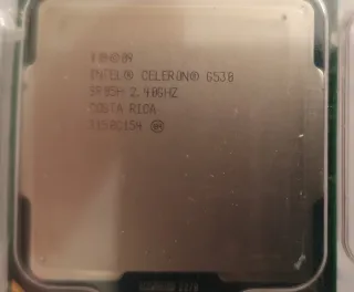 Lotto processori Intel più due dissipatori