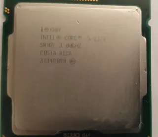 Lotto processori Intel più due dissipatori