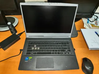 Portátil MSI i7 RTX 3050 16GB 1TB SSD