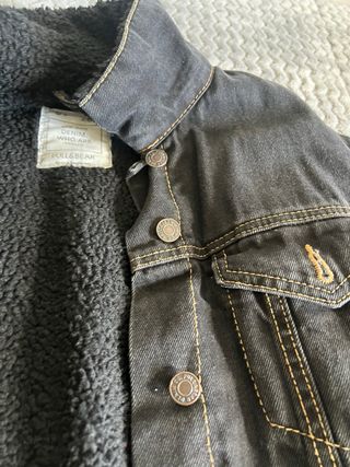 Chaqueta vaquera Pull&Bear negra forrada