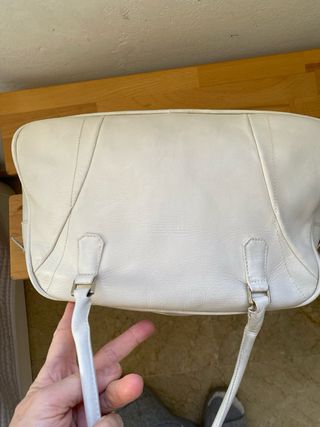 Bolso de piel C&P, hueso.