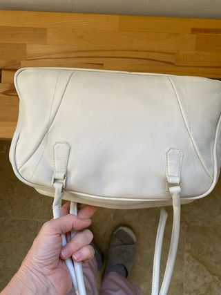 Bolso de piel C&P, hueso.