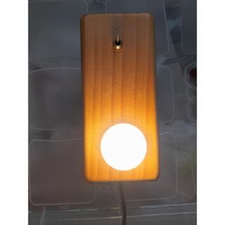 Lámpara madera mesa/pared