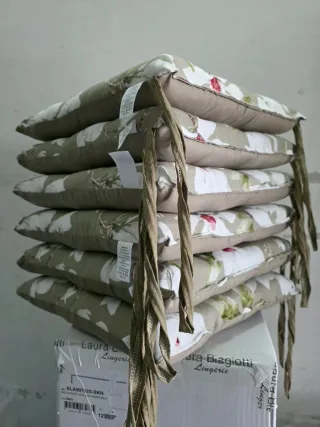 Cuscini decorativi con magnolia