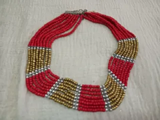 Conjunto Bolso y Collar Dorado y Rojo