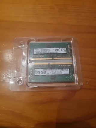 2x Samsung 8GB DDR4 PC4-3200AA RAM