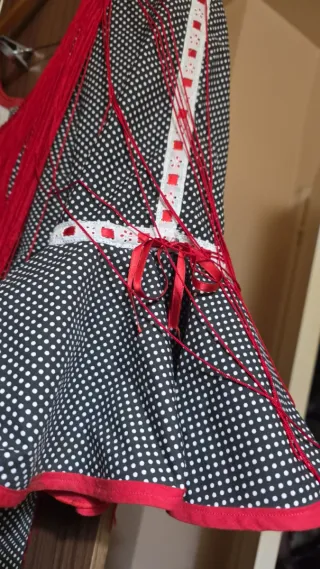Oferta 2x1 Traje de Flamenca Negro y Rojo flecos