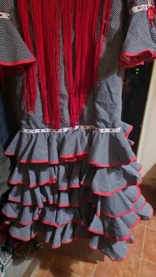Oferta 2x1 Traje de Flamenca Negro y Rojo flecos