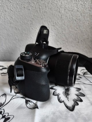 Sony Cyber-shot H400 | Zoom 63x