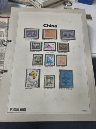 Colección Sellos del Mundo Ed. Urbion