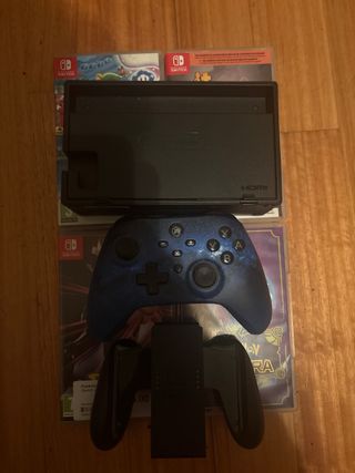 Nintendo Switch + 4 Giochi + controller aggiuntivo