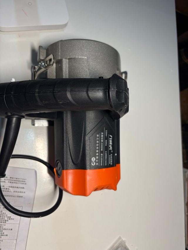 Cortadora Eléctrica 2300W 110mm