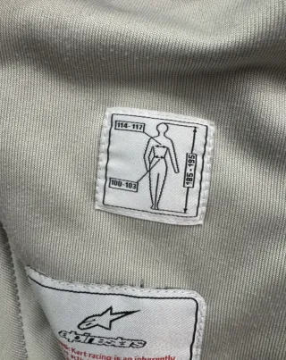 Fato Alpinestars FIA Standard 8877-2022 macacão