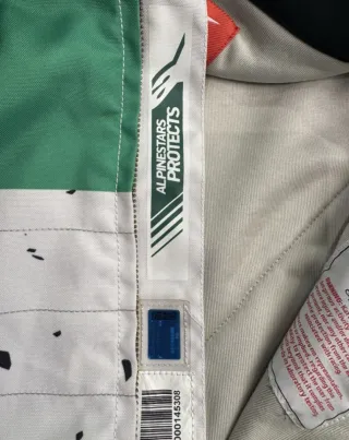 Fato Alpinestars FIA Standard 8877-2022 macacão