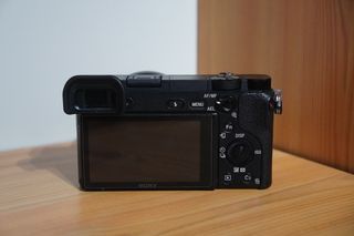 Cámara Sony A6300 + Lente 16-50mm