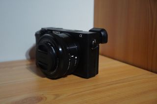 Cámara Sony A6300 + Lente 16-50mm