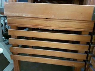 ESPOSITORES DE  FRUTERÍA SON DE MADERA