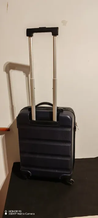 Maleta de viaje pequeña negra