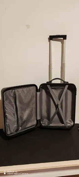 Maleta de viaje pequeña negra