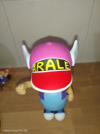 figura arale vinil japonesa