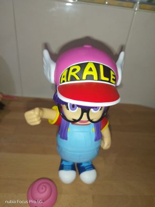 figura arale vinil japonesa