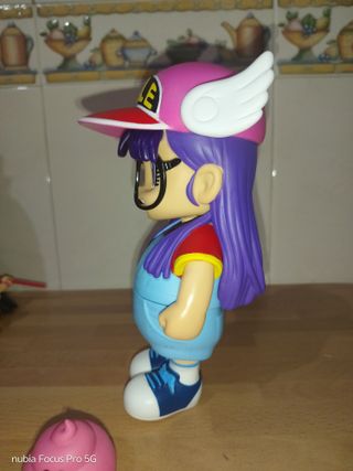 figura arale vinil japonesa