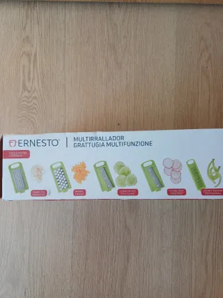 Rallador y mandolina verde