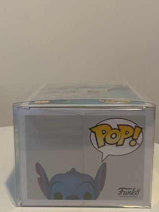 Funko Pop Stitch con tocadiscos 1048