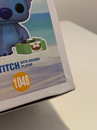Funko Pop Stitch con tocadiscos 1048