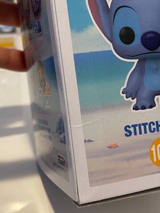 Funko Pop Stitch con tocadiscos 1048