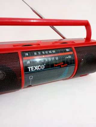 Radio TEXCO Portátil Roja Vintage