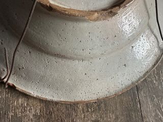 Plato antiguo de cerámica azul y blanco catalan