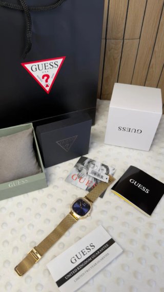 Reloj Guess Mujer Dorado y Rojo