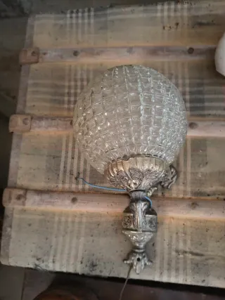 Benissa. Lámpara vintage de pared cristal y metal