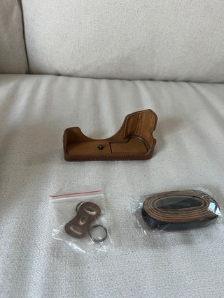 Custodia MegaGear per Canon EOS M50 (15-45mm)