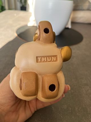 Coppia Sposi Thun in moto e abbracciati