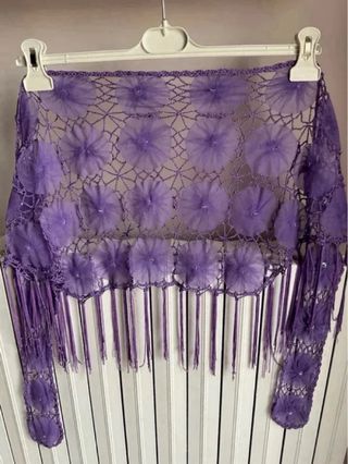 Copricostume rete lilla con fiori e frange