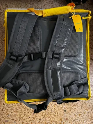 Mochila Glovo amarilla