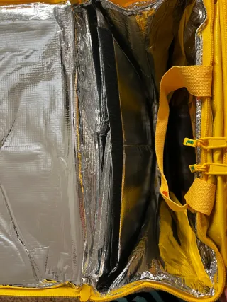 Mochila Glovo amarilla