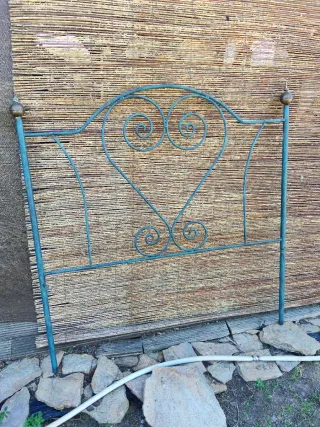 Cabecero de forja corazón teal