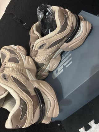 New Balance 9060 Beige/Marrón