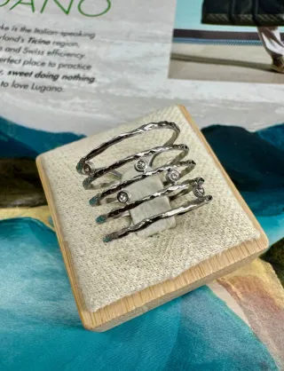 Anello in acciaio inossidabile con zirconi