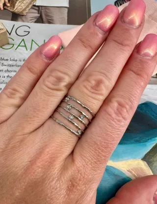 Anello in acciaio inossidabile con zirconi