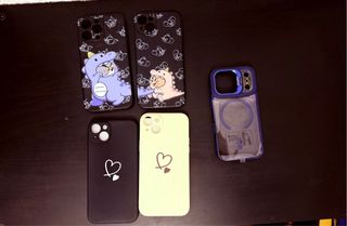 Varias fundas para iPhone