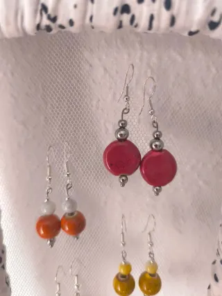 Pendientes artesanales plata y rojo